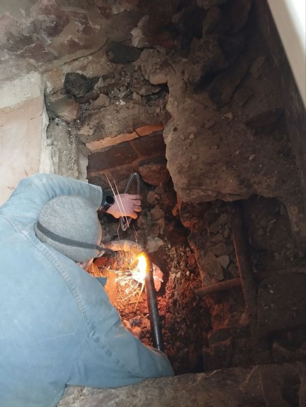 Василий Ткачук: Сегодня силами жилищно-эксплуатационного участка № 2 МУП АГД "Управляющая компания Калининского района г....