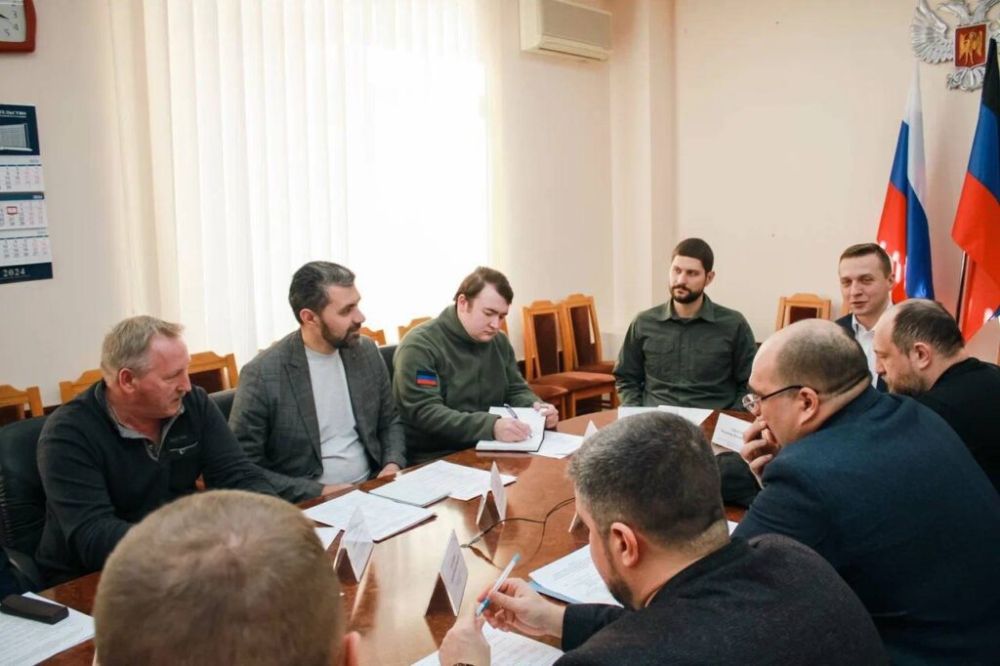 Владимир Ежиков провел совещание по вопросам недропользования