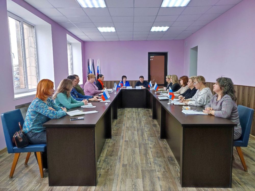 Владислав Ключаров: Сегодня провёл аппаратное совещание в администрации Червоногвардейского района