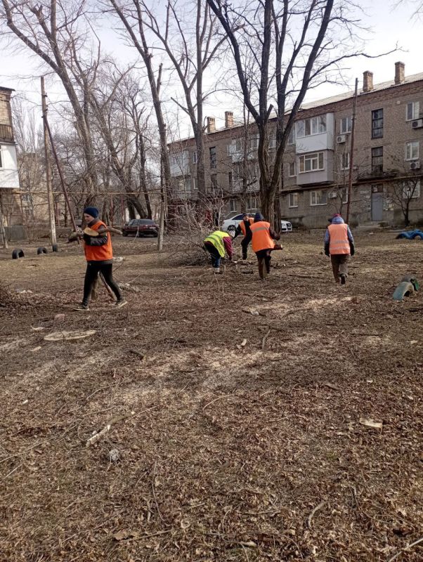 Василий Ткачук: Сегодня МУП АГД "Управляющая компания Калининского района г. Донецка" использовала оборудование для переработки древесины в щепу на придомовой территории дома № 25 по улице 50-й Гвардейской Дивизии