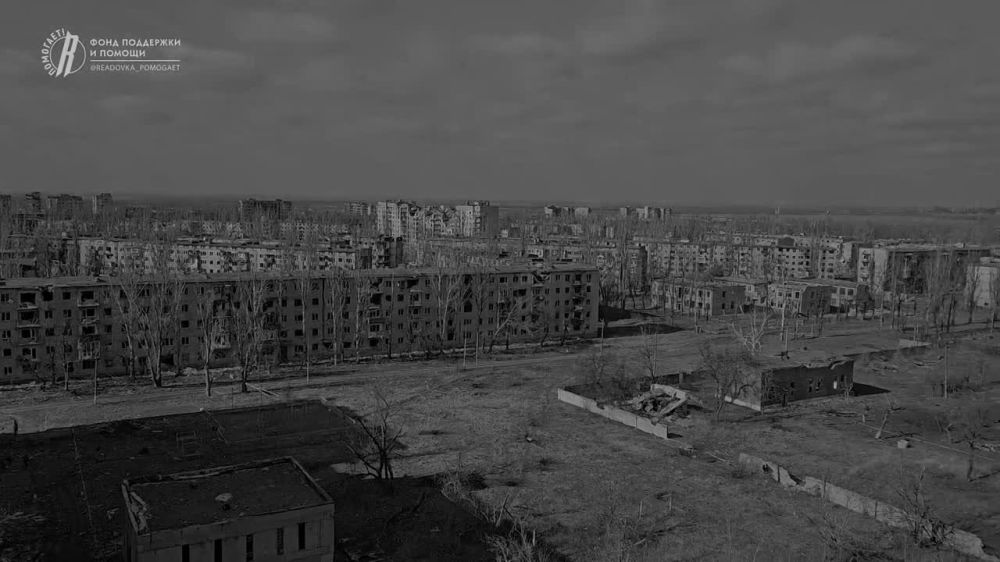 Член СПЧ и председатель фонда «Ридовка Помогает!» Александр Ионов встретился с молодой семьей из Авдеевки, которая единственная смогла сберечь маленького сына от насильственной «эвакуации» украинскими силовиками