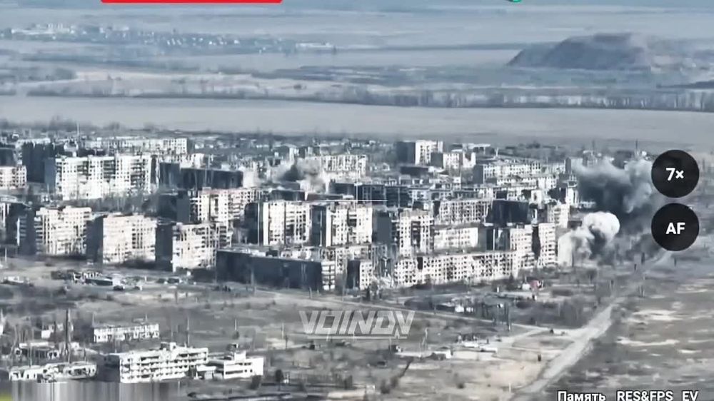 Юрий Котенок: Угледар - обработка украинских позиций в городе при помощи ФАБ-500 с УМПК