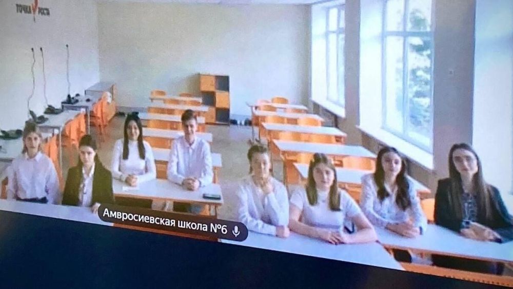 Игорь Лызов: Школьники из Амвросиевки и Белогорска вместе отметили воссоединение Крыма с России