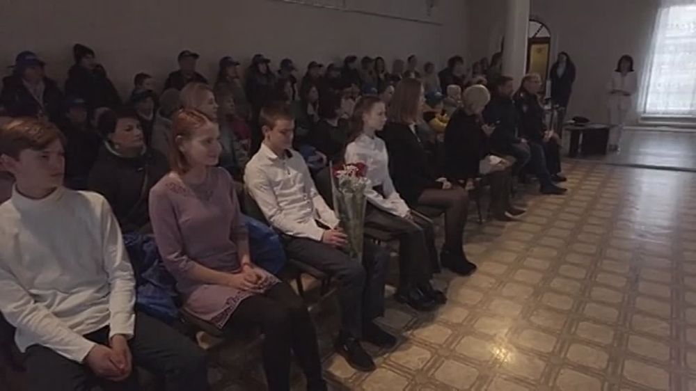 Игорь Лызов: Знаковым выдался выходной день не только для взрослых, которые принимают участие в выборах президента России, но и для ребят достигших 14ти лет