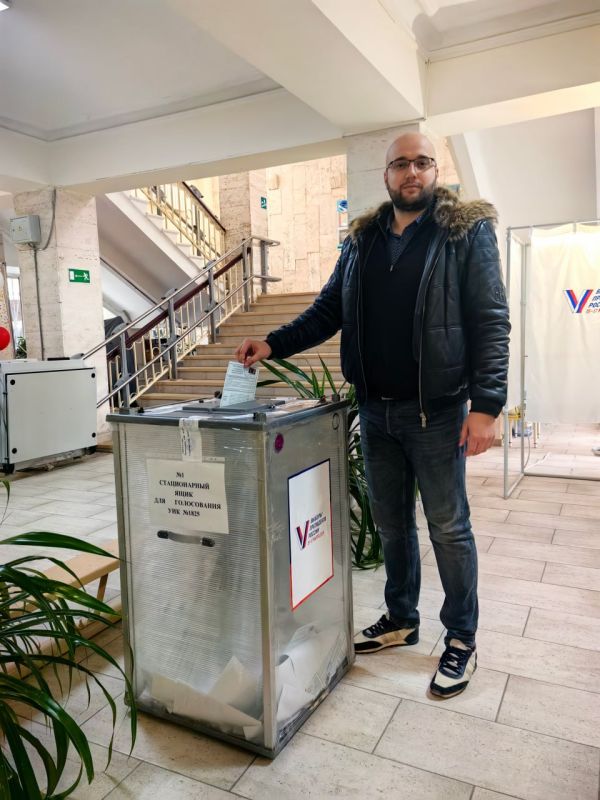 Владислав Васильев: Никита Казбек, член правления клуба "Новороссия", победитель конкурса "Лидеры России" - во многом благодаря его помощи и участию наш флэшмоб #идунавыборы2024 получил такую поддержку среди коллег по лидерскому клубу: