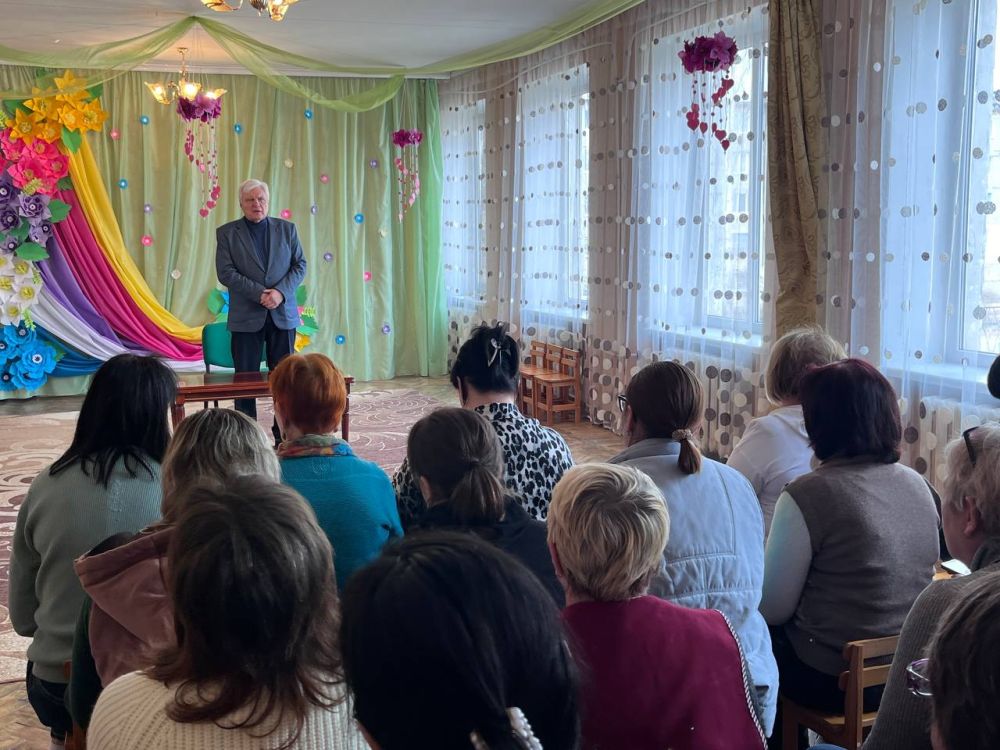 �������, 18 �����, ����� ������������� ����������-���������� ������, �������� ���� ������ ������� � �������� ����������� ����� �����-��� � 2 ���������������� ���� ������ ��������