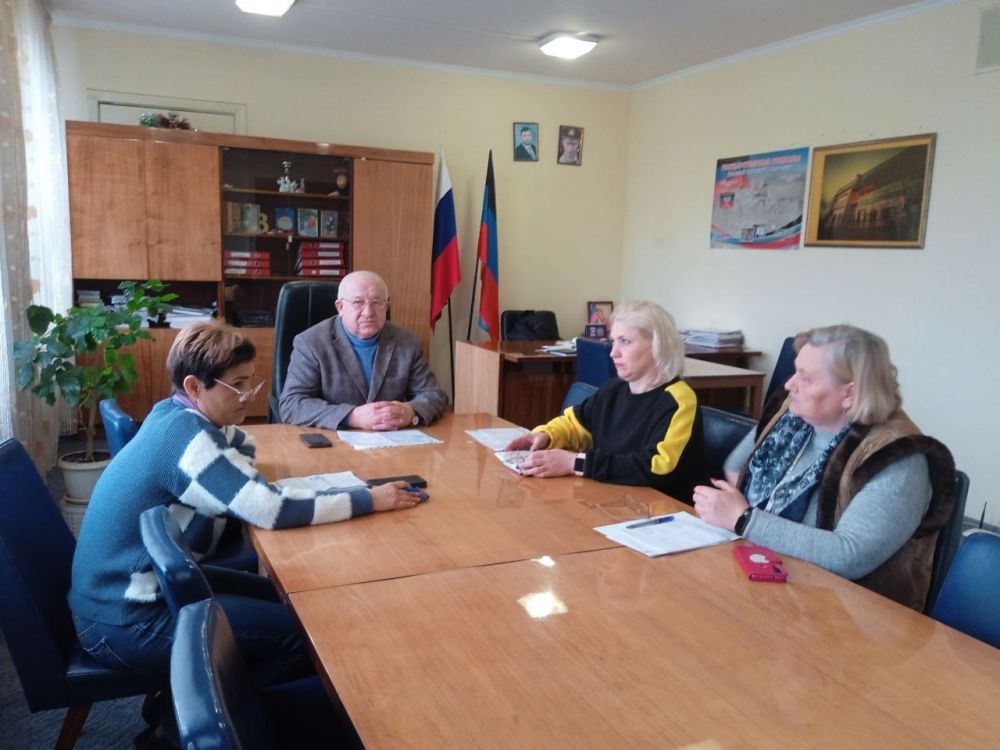 ������� ���������: �������, 18 �����, ������ ����������� ����� ������������� ����������� ������ �. ������� �������� ���� �������� ����� ������� ��������� � ������������ ������ �� ����� � ��������������� ��������