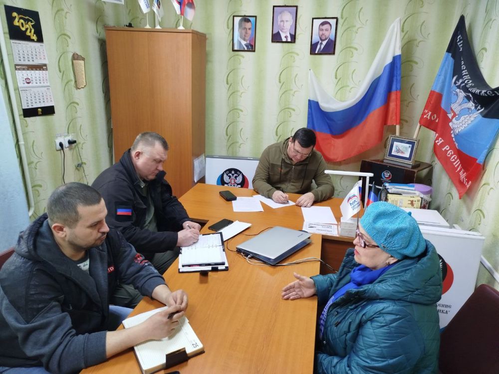 Игорь Лызов: Провел личный приём граждан в общественной приёмной партии «Единая Россия» Амвросиевского округа