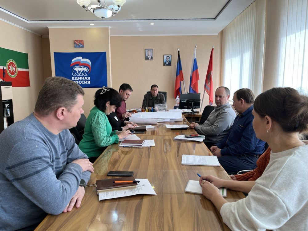 Константин Зинченко: Провел комиссию по выявлению и демонтажу временных объектов, расположенных на территории Волновахи