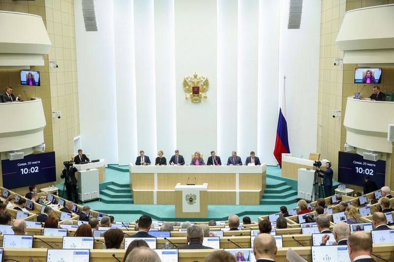 Александр Волошин: Принял участие в заседании Совета Федерации