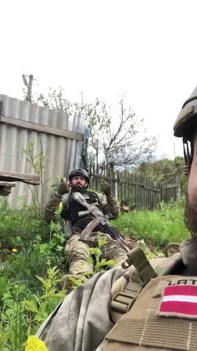 Павел Кукушкин: И ещё раз поводу иностранных наёмников, которых «там нет»! Знакомьтесь: законченный нацист из Латвии: