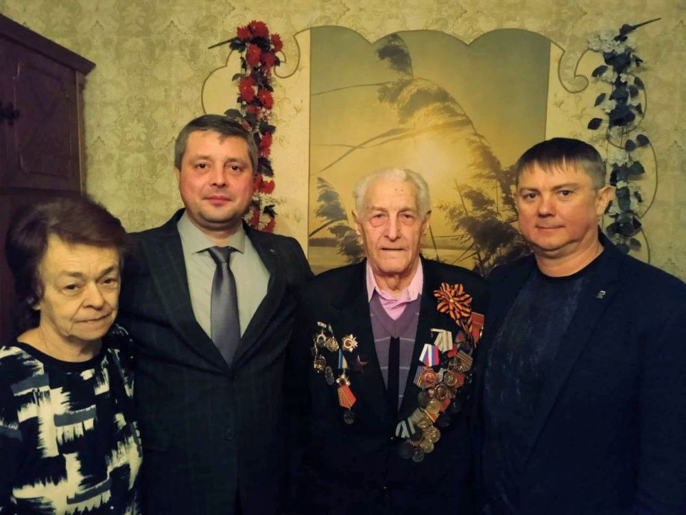 ������� ������: ������� ���� 100-������ ������ ��������� �������� ������ �������� ������� ������������� ����� ������� ��������� �������