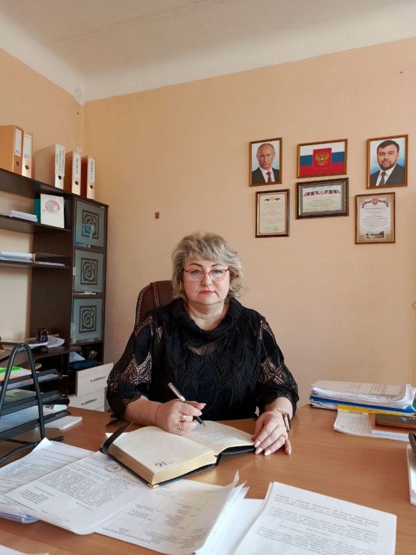 Уважаемые жители городского округа Снежное Донецкой Народной Республики! Информацию о приемах депутатов Снежнянского городского совета Донецкой Народной Республики с избирателями на закрепленных территориях можно узнать по телефону +7 (856)56 5-11-12