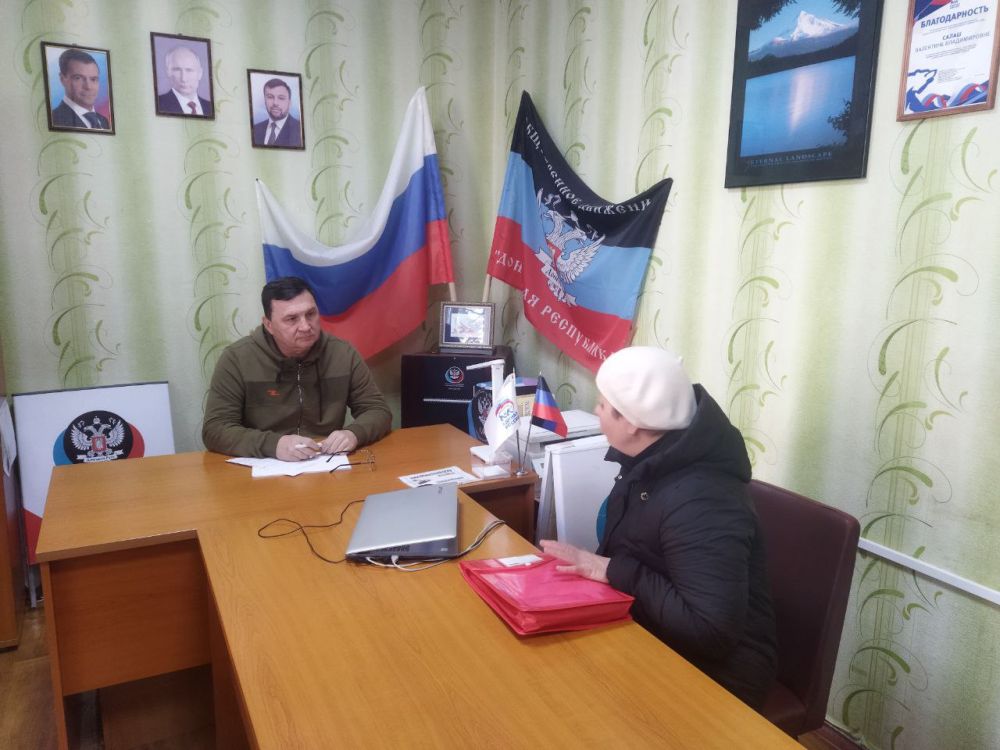 Игорь Лызов: Провел личный приём граждан в общественной приёмной партии «Единая Россия» Амвросиевского округа