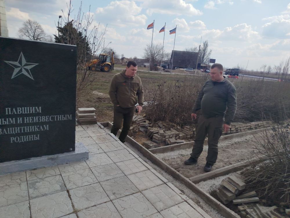 Игорь Лызов: К весенним праздникам постепенно приводим в порядок территории памятников и скверов в городе