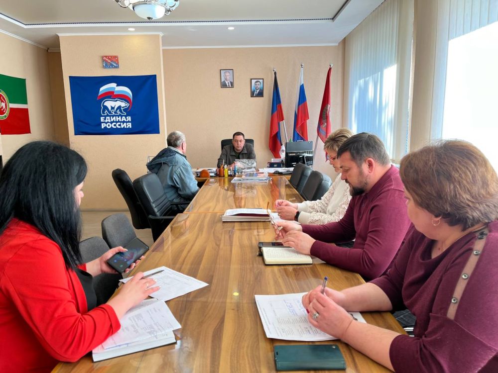 Константин Зинченко: Совместно с представителями профильных управлений и отделов администрации Волновахского муниципального округа провел прием граждан