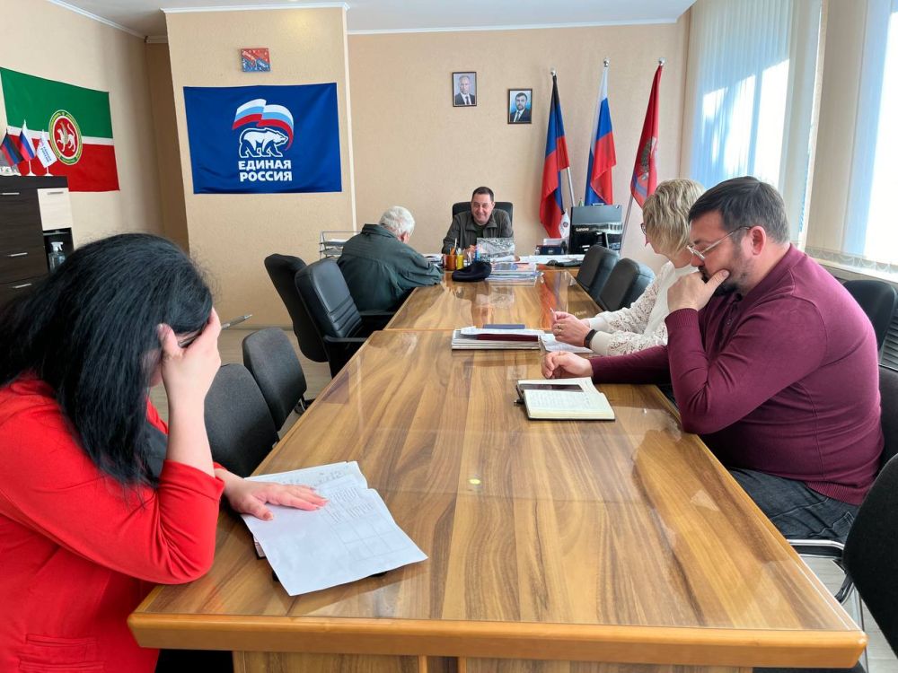 Сегодня, 27 марта , глава муниципального образования Волновахский муниципальный округ ДНР, Константин Зинченко провел прием граждан совместно с представителями профильных управлений и отделов администрации Волновахского муниципального округа