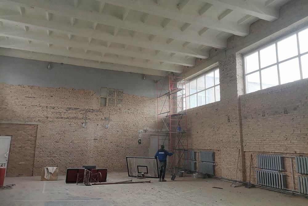 Игорь Лызов: В Амвросиевской школе № 6 идет масштабный ремонт