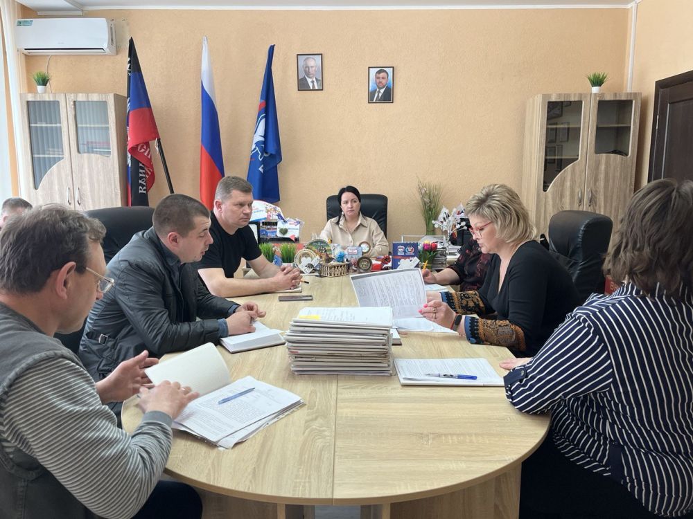 Сегодня, 02 апреля, во главе с заместителем главы администрации Волновахского района по социальным вопросам - Еленой...