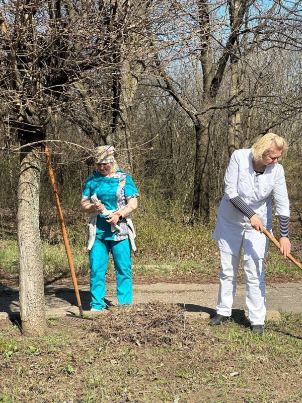 ������� ������: �������, 4 ������, � ����������� ������ �. �������, � ������ ������������� �� ��������������� ������ ������������ ����� ������� �������