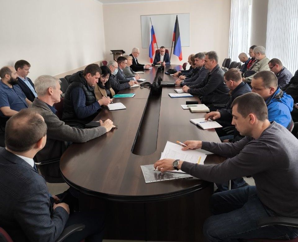 Владислав Васильев обсудил с представителями Ростехнадзора вопросы обращения с источниками радиоактивных загрязнений на предприятиях Республики