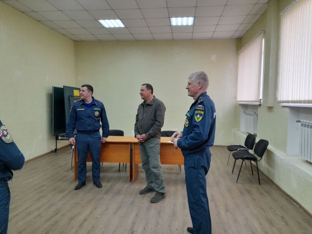 Константин Зинченко: Сегодня провел встречу с коллективом ГБУ "ПСО г. Волноваха МЧС ДНР"