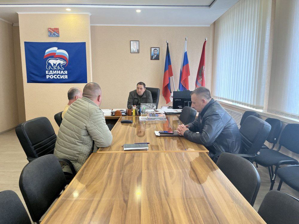 Константин Зинченко: Провел совещание с представителями Диановской и Мариупольской птицефабрик