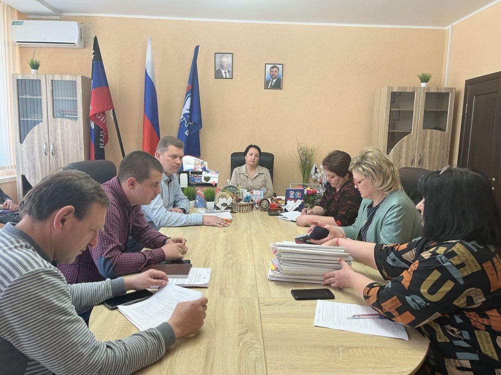 Сегодня, 09 апреля, во главе с заместителем главы администрации Волновахского района по социальным вопросам - Еленой...