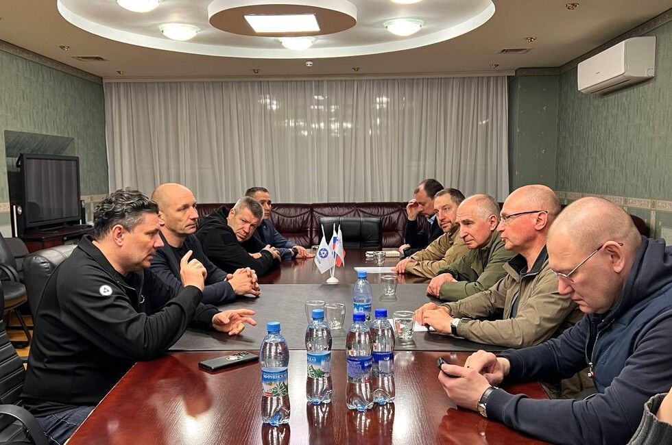 Кириенко посетил Запорожскую АЭС и обсудил атаки украинских дронов на станцию