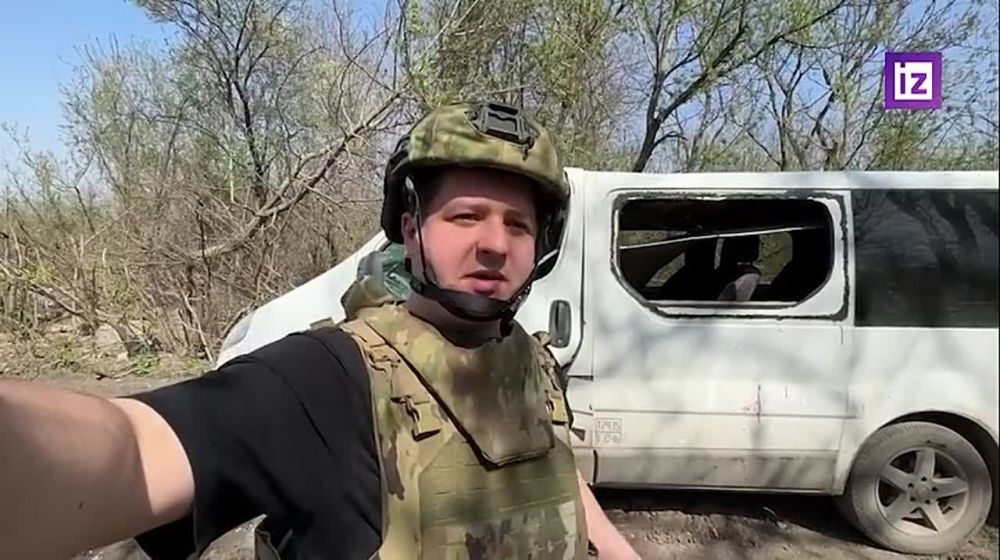 Сброшенный с украинского БПЛА боеприпас пробил крышу автобусу и вышел через днище на трассе Горловка — Ясиноватая