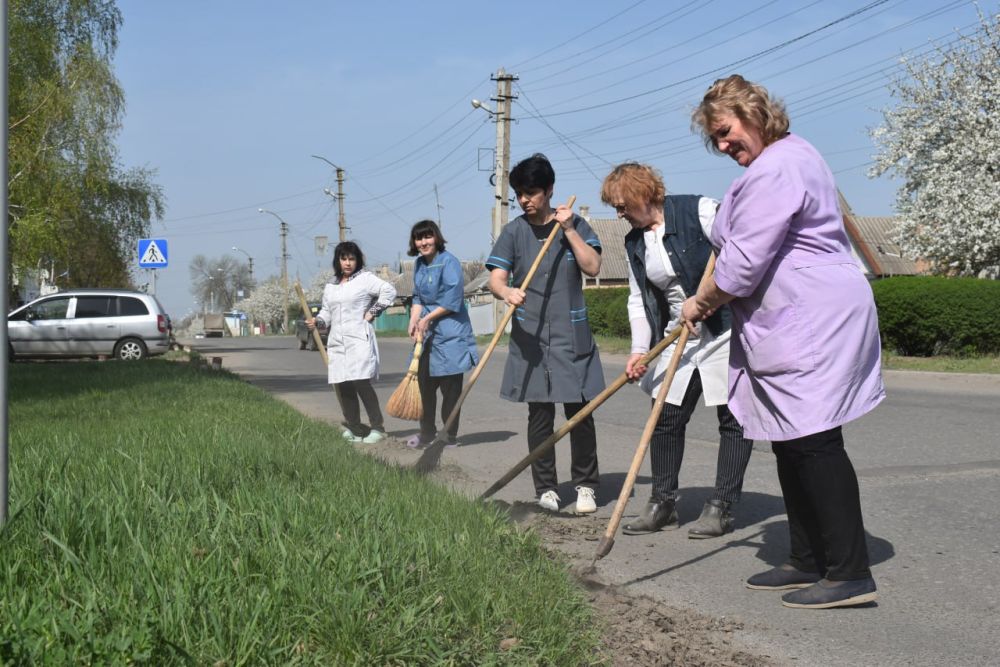 Игорь Лызов: В рамках двухмесячника по благоустройству территории города и округа сотрудники администраций, предприятий и управлений, жители округа, в том числе школьники, провели мероприятия по уборке городских и сельских мест общего пользования