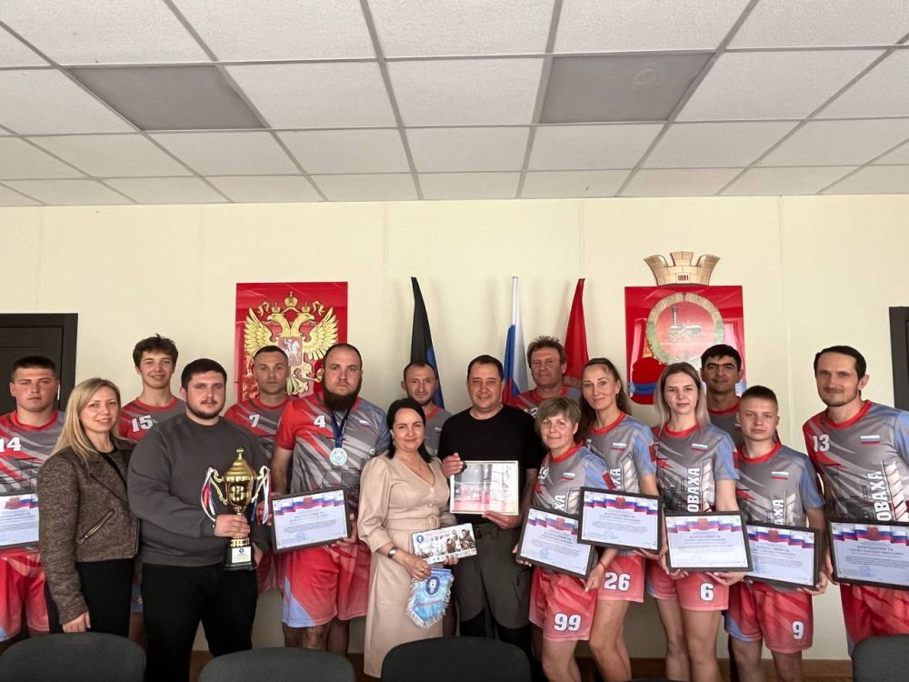 Константин Зинченко: Недавно наши волейболисты принимали участие в Арктическом благотворительном турнире по волейболу «Кубок Губернатора Ямала 2024»