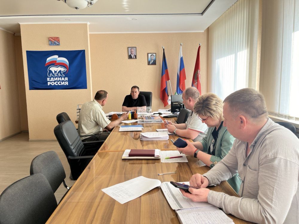 Константин Зинченко: Совместно с представителями профильных управлений и отделов администрации Волновахского муниципального округа провел прием граждан