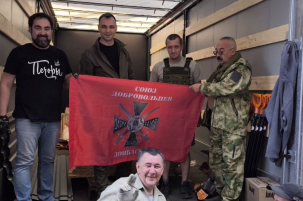 Предприниматели передали стройматериалы для жителей Авдеевки и местного храма