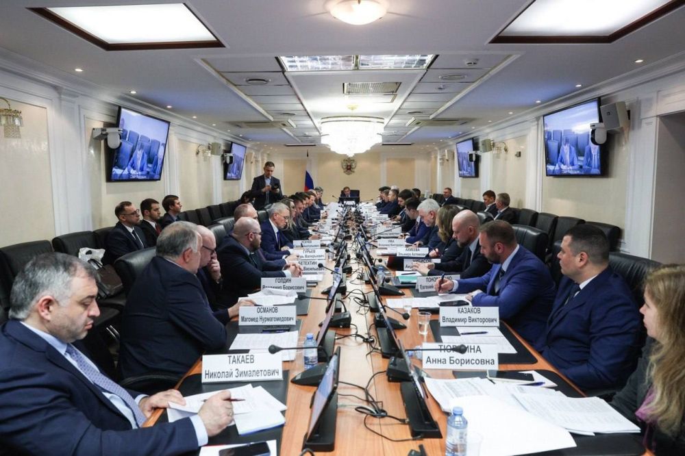 Александр Волошин: Принял участие в заседании Комитета Совета Федерации