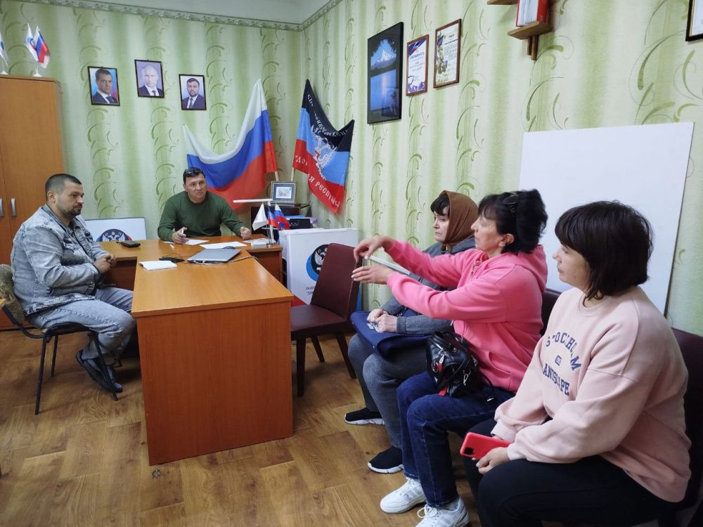 Игорь Лызов: Провел личный приём граждан в общественной приёмной партии «Единая Россия» Амвросиевского округа