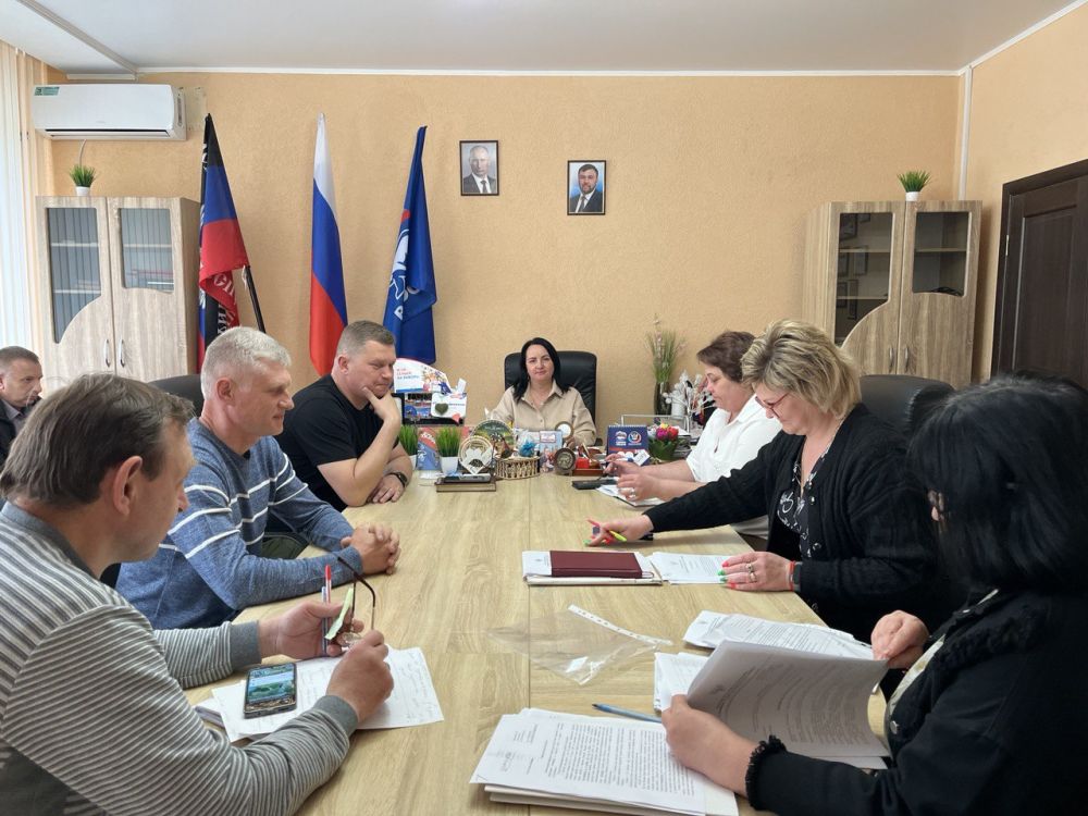 Сегодня, 16 апреля, во главе с заместителем главы администрации Волновахского района по социальным вопросам - Еленой...