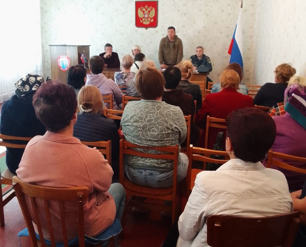 Игорь Лызов: Провёл встречу с населением в с