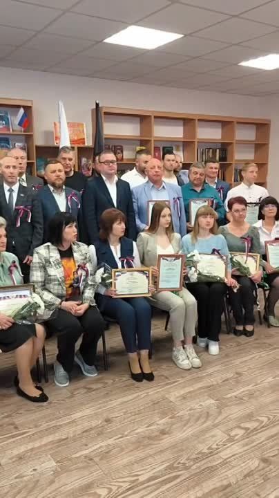 Владислав Васильев: Десятилетие независимости. Десятилетие борьбы за своё право говорить на родном языке и растить детей в России. Юбилейные мероприятия проходят по всей Республике, но Дебальцево, где я сегодня побывал