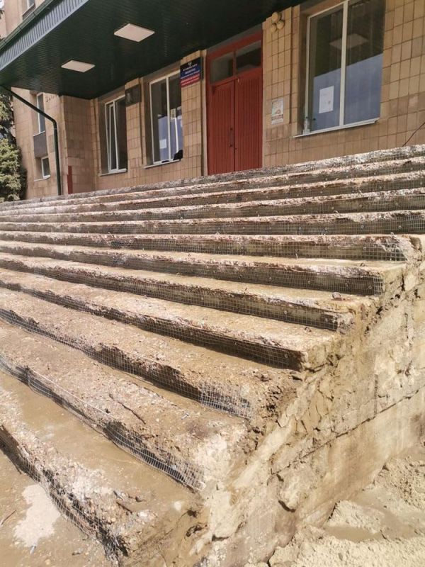 Игорь Лызов: Амурская область начала ремонт в школе № 2 Амвросиевки