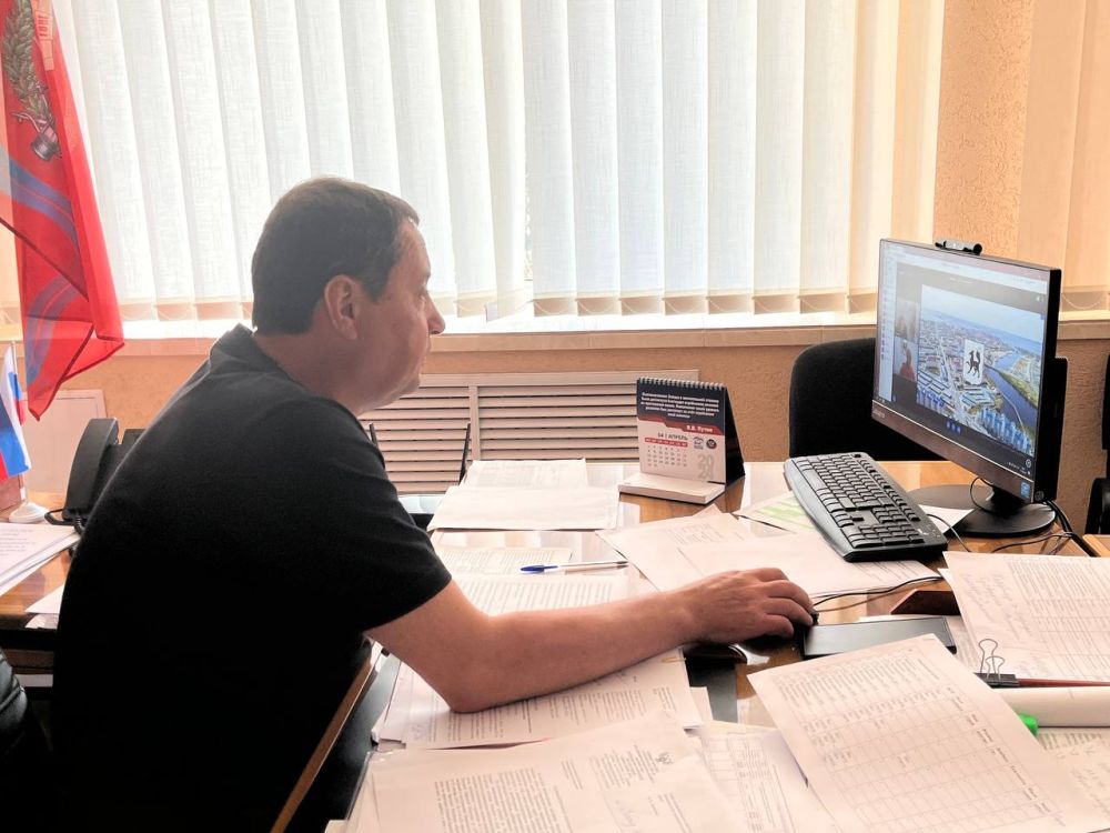 Константин Зинченко: В формате видеосвязи обсудили с Главой города Салехард Алексеем Титовским и представителями администрации города вопросы взаимодействия