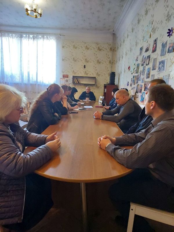 22 апреля глава администрации города Углегорска Захаров Сергей Валерьевич провел коммунальное совещание с руководителями учреждений, организаций и предприятий, находящихся на административной территории администрации города Углегорска