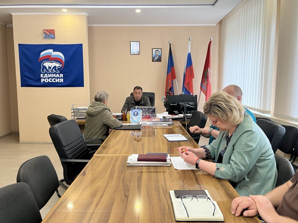 Константин Зинченко: Сегодня на приеме граждан жители задавали вопросы жилищно-коммунального характера: