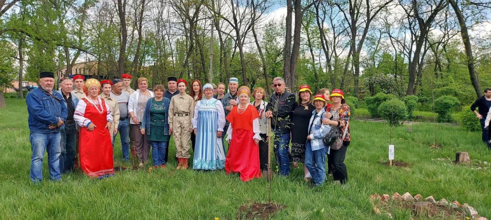 В МБОУ "ОШ №24" города Макеевка была проведена всероссийская акция "Сад победы"
