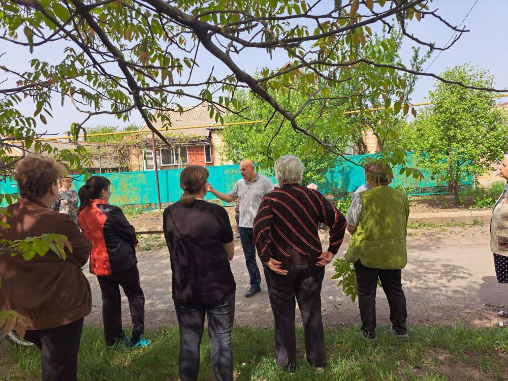 Сегодня, 25 апреля исполняющий обязанности главы Администрации города Комсомольское Николай Винокуров провел встречу с населением города