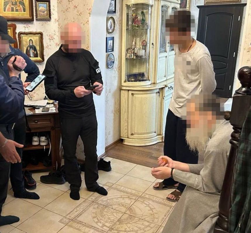 СБУ пришла с обысками к запорожскому митрополиту УПЦ Луке