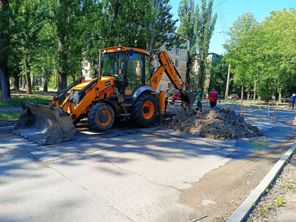Василий Ткачук: Сегодня, 2 мая, силами водопроводно-канализационной службы № 6 (Калининский район) Филиала "Донецкое ПУВКХ"...
