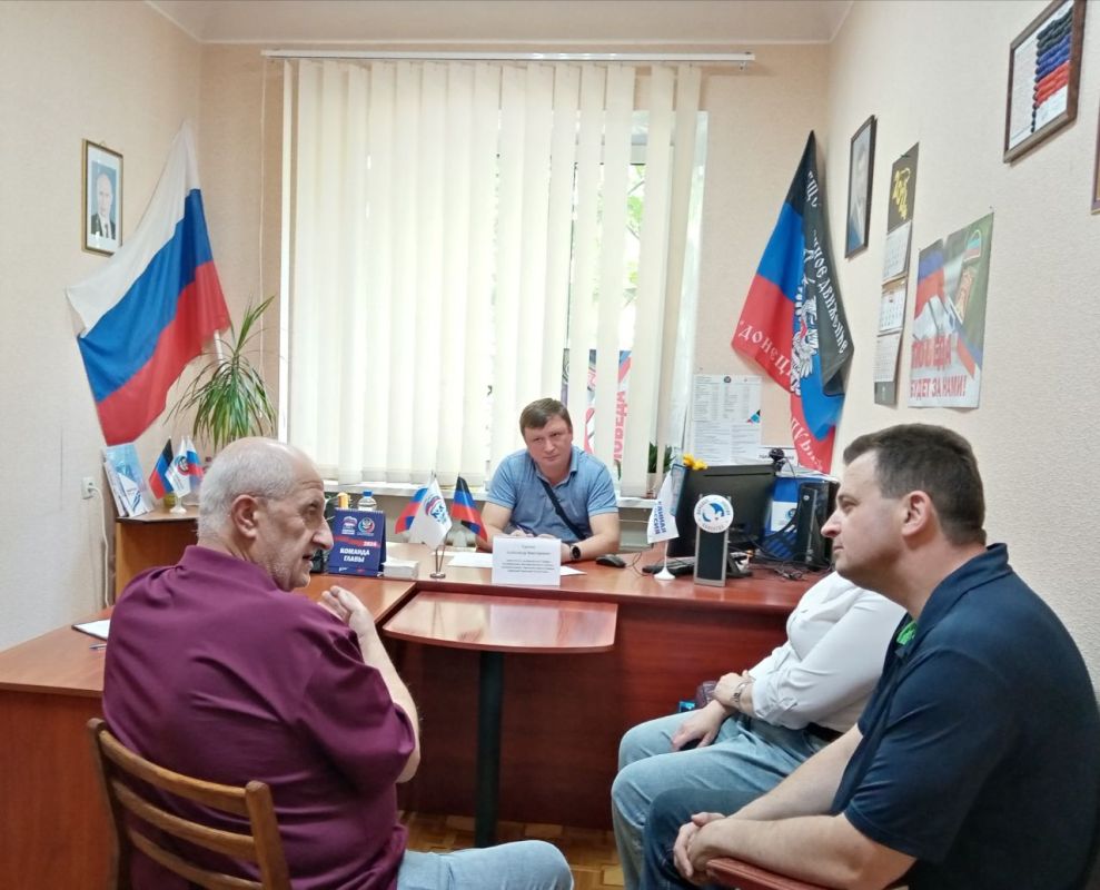 Василий Ткачук: Сегодня, 2 мая, состоялся приём граждан в общественной приемной Всероссийской политической партии «Единая...