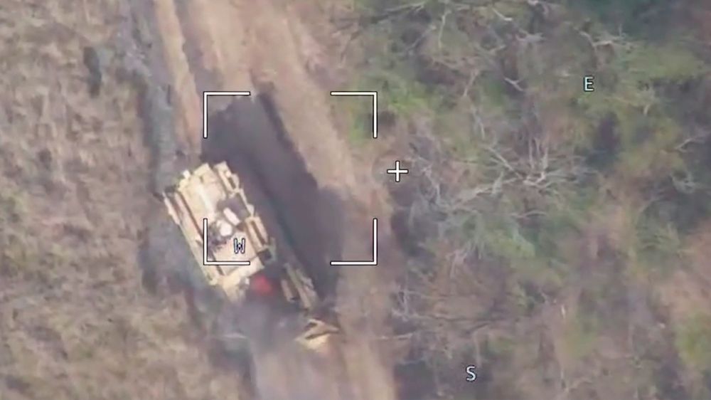 МО РФ показало боевую работу ударных дронов в районе Новомихайловки