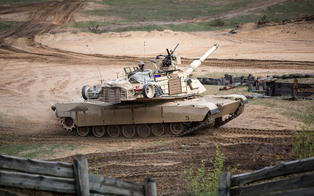 ��: ���������� ����� �� ���� ��� ���������� ���� Abrams � ��� Bradley